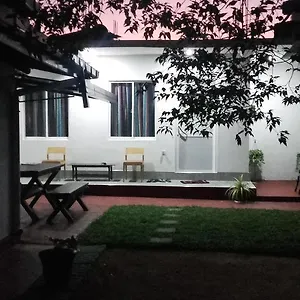 Homestay Araliya White House