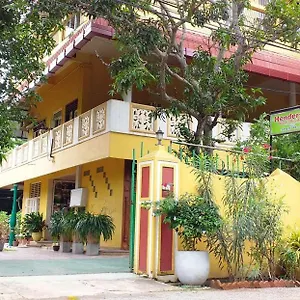 Homestay Henderson Airport