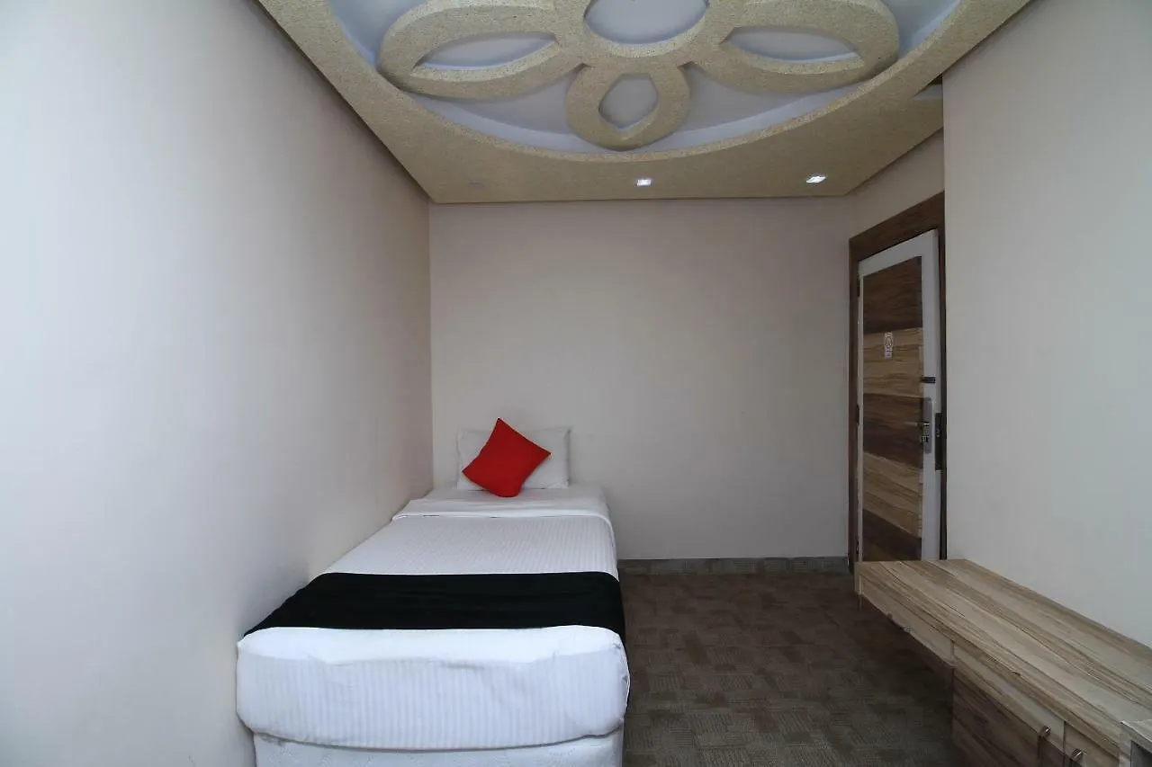 Royal Castle Hotel Негомбо 3*,  Шри-Ланка