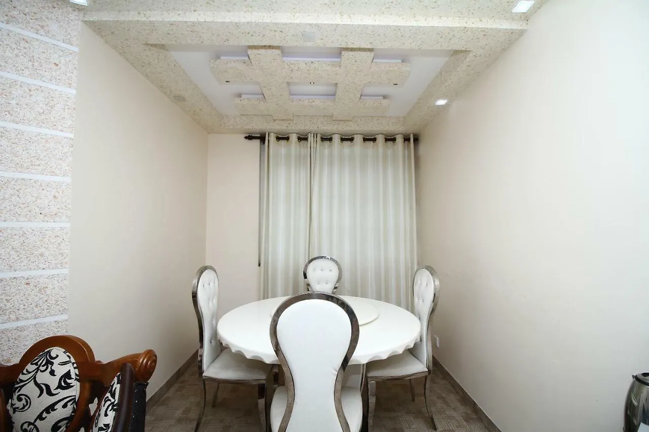 Royal Castle Hotel Negombo