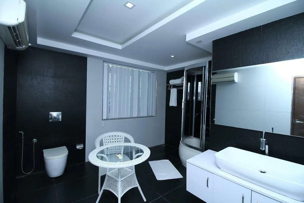 Royal Castle Hotel Negombo